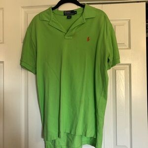 Men’s green polo